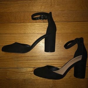 suede black closed toed heels